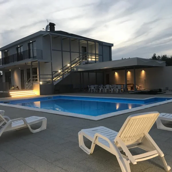 Casa indipendente Buje