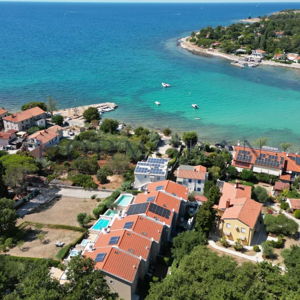 House with Pool and Garage Near Umag