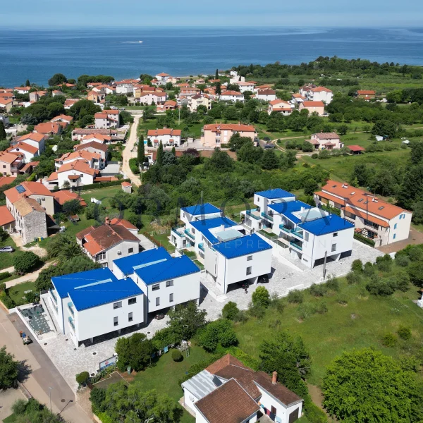 Apartment with Terrace in Umag, Lovrečica