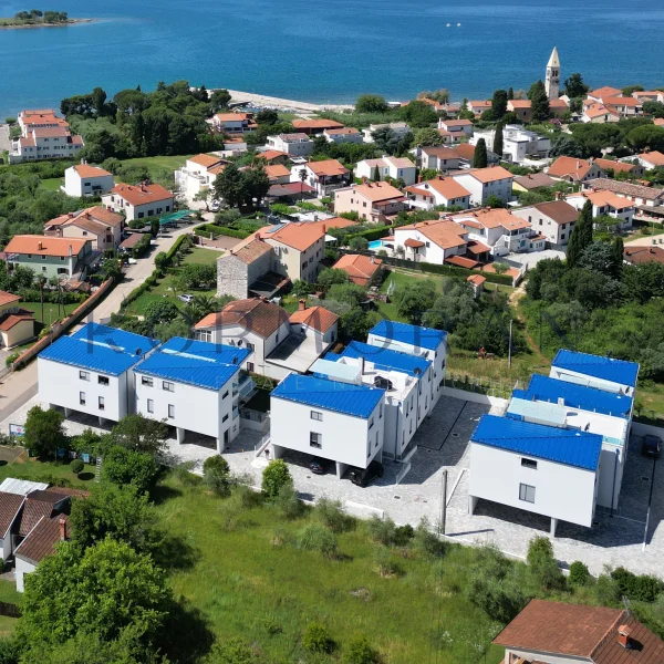 Apartment with Balcony in Umag, Lovrečica
