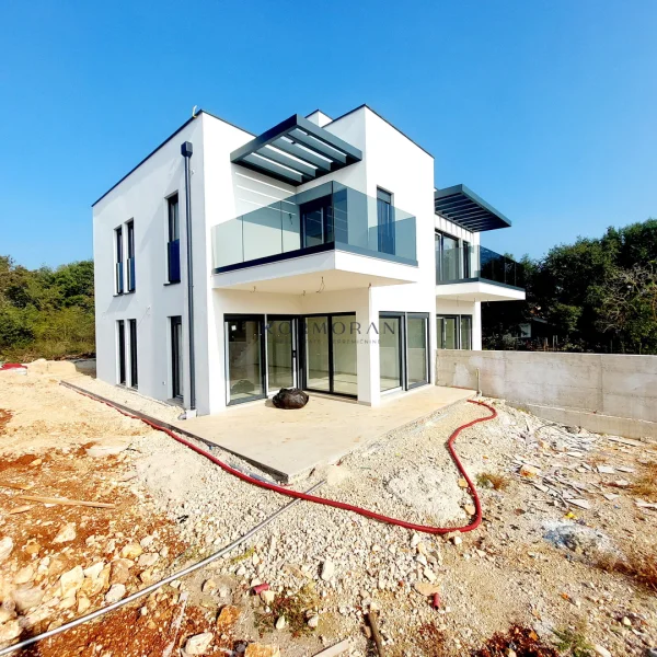 Casa bifamiliare Umag